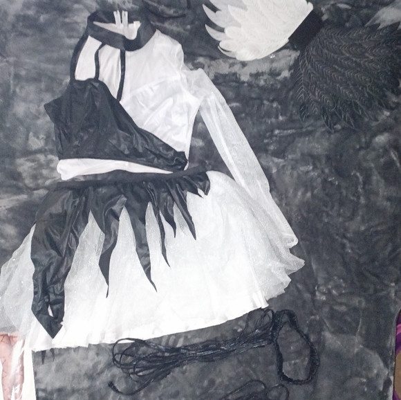 Costumes - Picture 7 of 15